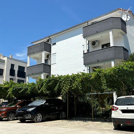 Apartments Parać Petrcane Bagian luar foto