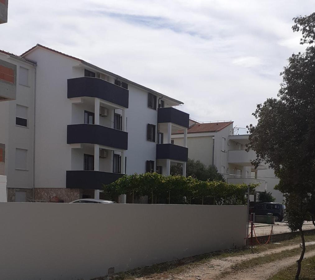 Apartments Parać Petrcane Bagian luar foto
