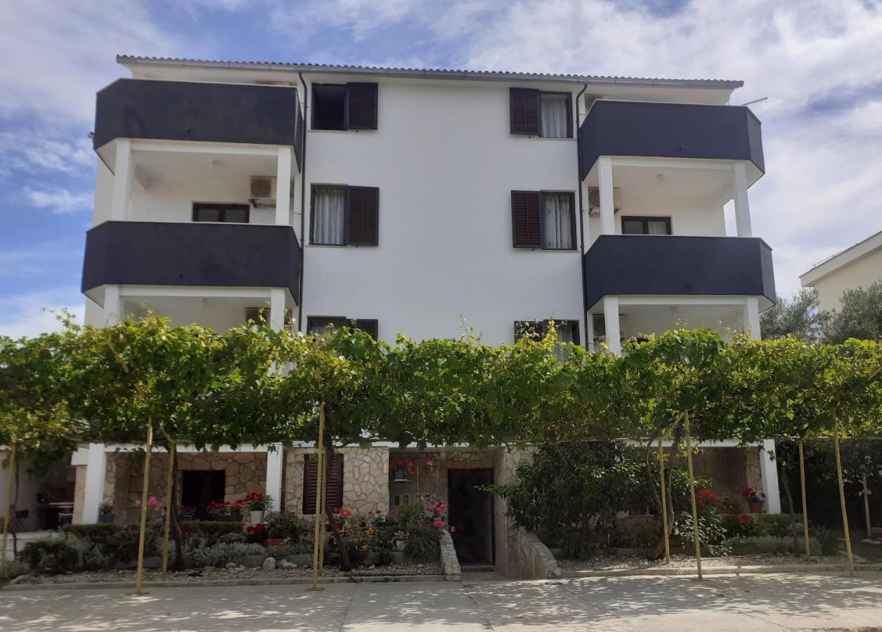 Apartments Parać Petrcane Bagian luar foto