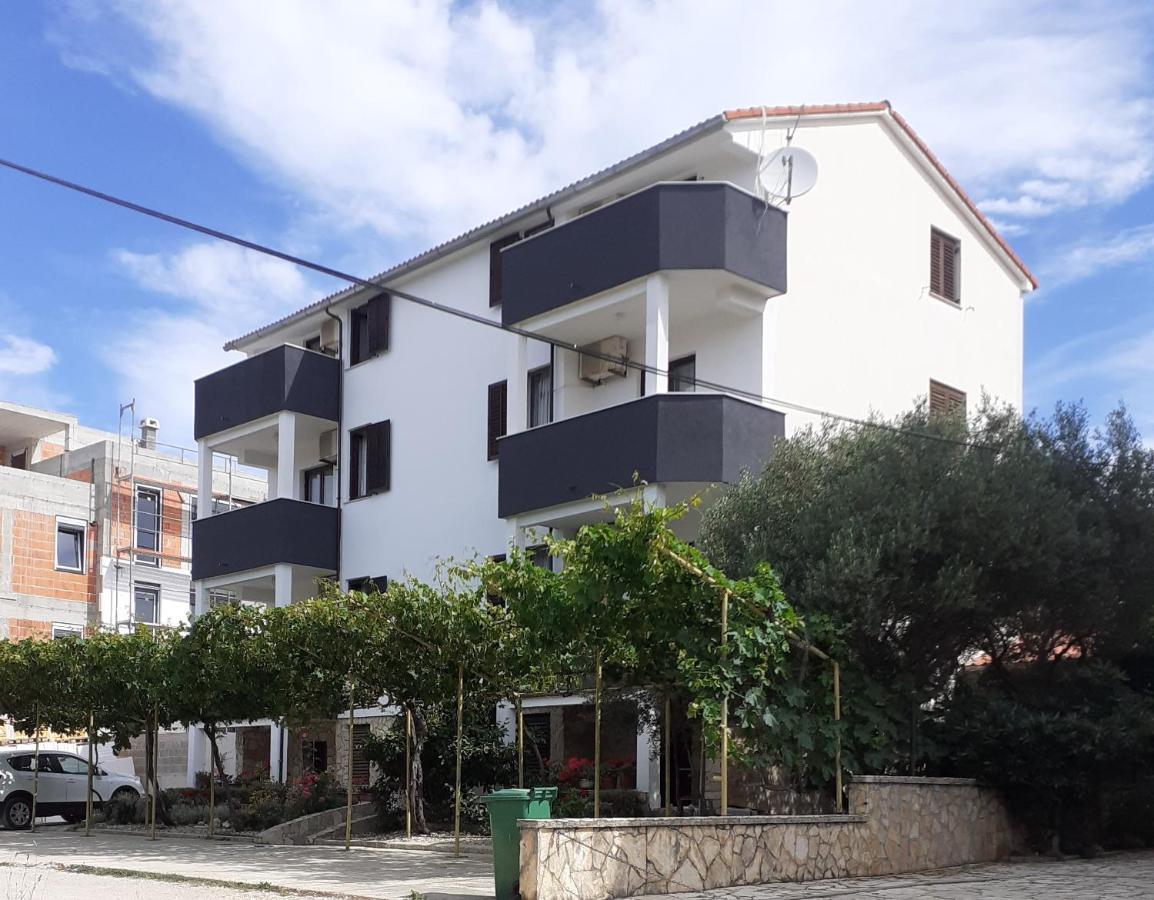 Apartments Parać Petrcane Bagian luar foto