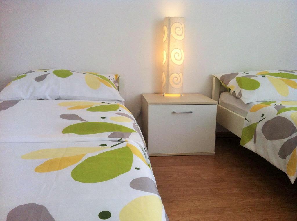 Apartments Parać Petrcane Ruang foto